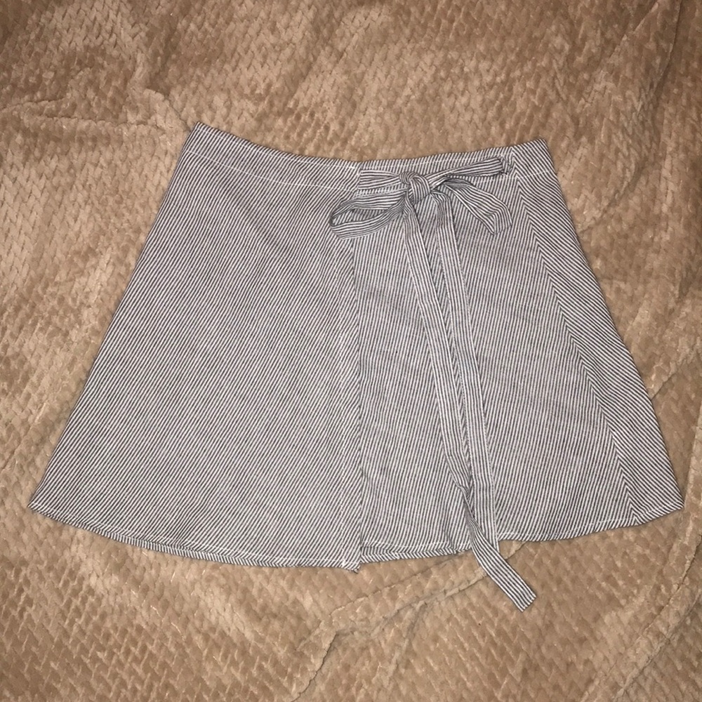 BRANDY MELVILLE WRAP SKIRT